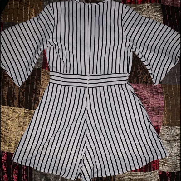 Windsor Romper Size M in Women. Only Used Once. - Picture 3 of 5